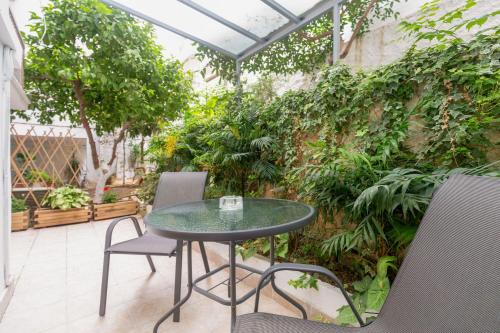 A newly fully renovated studio