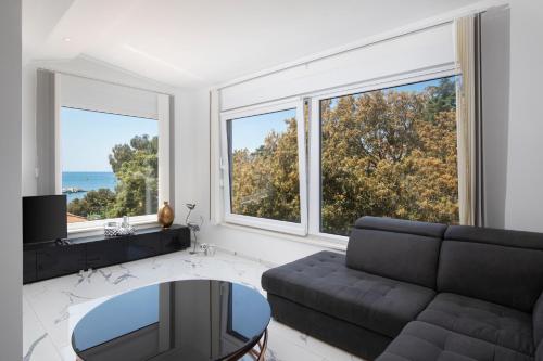 Pjescana Uvala Sea View Apartment