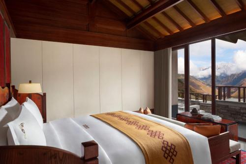 Ein allgemeiner Bergblick oder ein Berglick von des Hotels aus