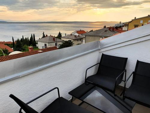 Breathtaking Seaview APP Barac on Separated Floor