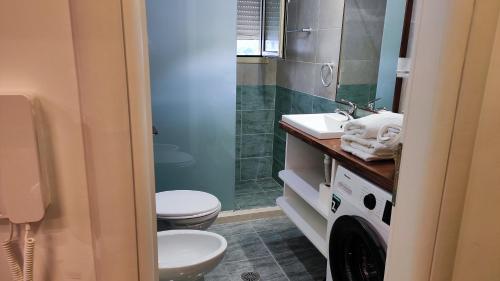 Photo de la galerie de l'établissement Marina Beach Apartment 3, à Vlorë