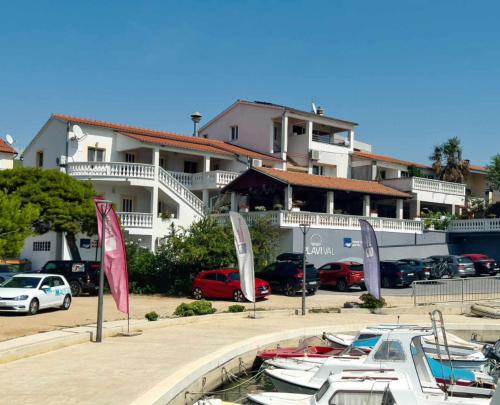 Plavi Val Apartments