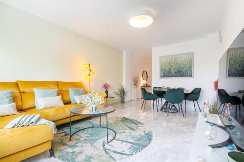 Posedenie v ubytovaní MARBELLA BANUS SUITES - Banus Playa Rocio Beach Access Complex