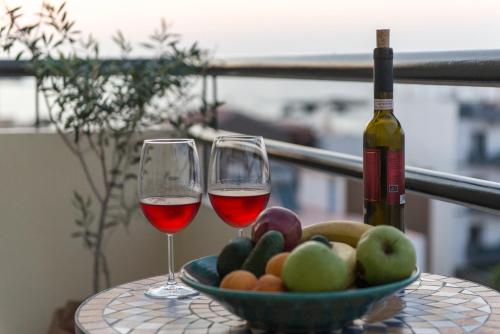 Enjoy Sunsets at Fully Equipped Seaside apt