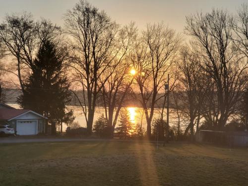 County Greenside Lakeview Resort
