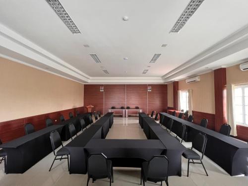 Οι επιχειρηματικές εγκαταστάσεις ή/και οι αίθουσες συνεδριάσεων στο LE SEMAR HOTEL KARAWACI