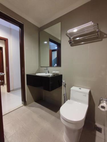 Ένα μπάνιο στο LE SEMAR HOTEL KARAWACI