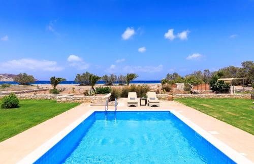 Swimmingpoolen hos eller tæt på Muses Beach Villas - Urania