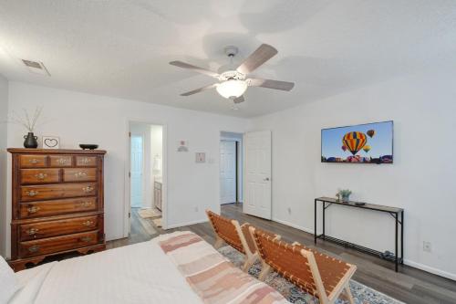 Foto Albuquerques asuva majutusasutuse Cheerful Vibrant 3BR - 3TV - New galeriist