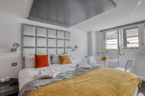 Branded New and Comfy Studio - Heart of Paris 3