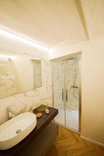 Bilik mandi di SiBilla Suite Apartment - via Piella 14