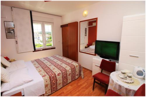 Villa Šjor Room-Delux- with a modern bathroom- - Primosten -Lokvice 6