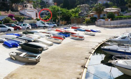 Charming seaside condo