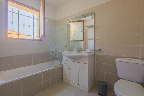 Phòng tắm tại Casa Corsica - Appt climatisé proche de la plage