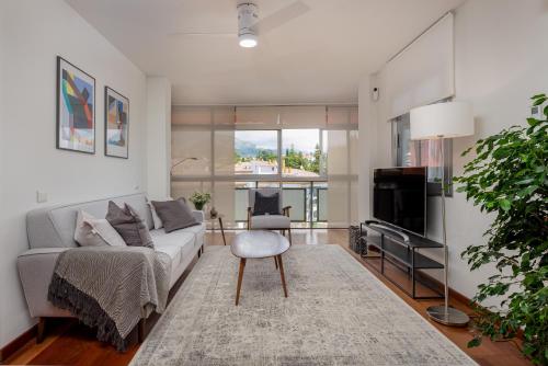 Apartment with terrace - City center and near the beach