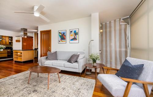 Apartment with terrace - City center and near the beach