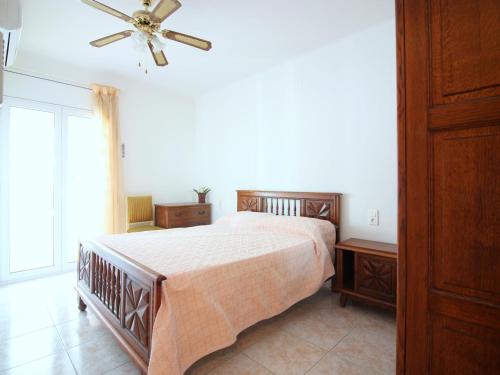 Casa en Canal de Roses - Parking, Aire Acondicionado - ES-228-111