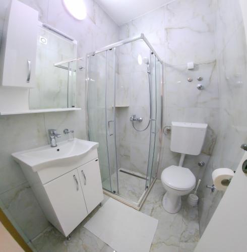 Un baño de Apartments Maxi Katić