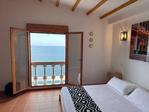 El Marinero - 1st line semi-detached 4-bedroom villa - sea view