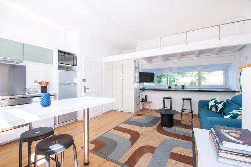 Photo de la galerie de l'établissement LATITUDE, appartement vue mer, à Saint-Tropez