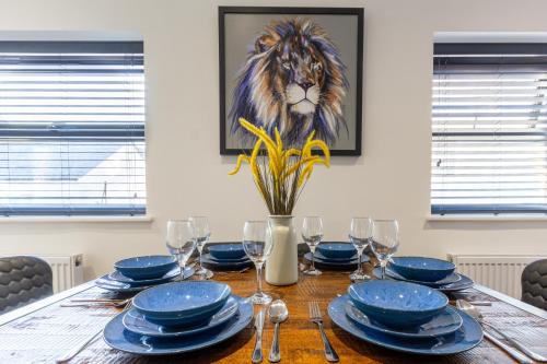 At the level - (2 bed flat) photo 9