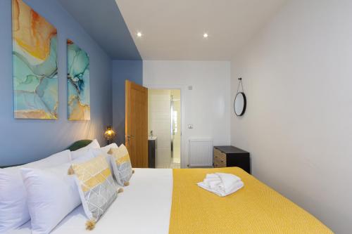 At the level - (2 bed flat) photo 22