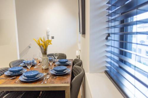 At the level - (2 bed flat) photo 21
