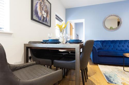 At the level - (2 bed flat) photo 52