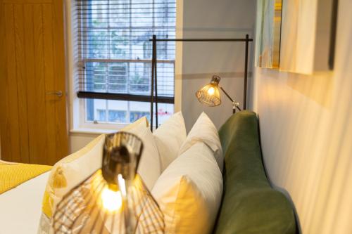 At the level - (2 bed flat) photo 26
