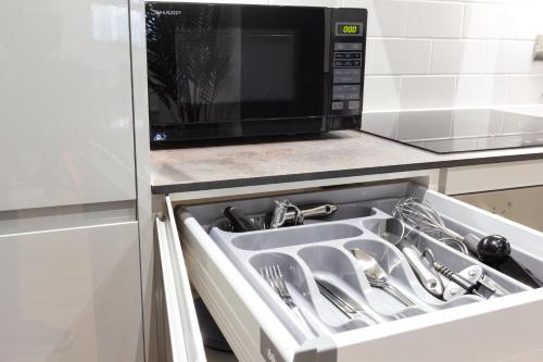At the level - (2 bed flat) photo 38
