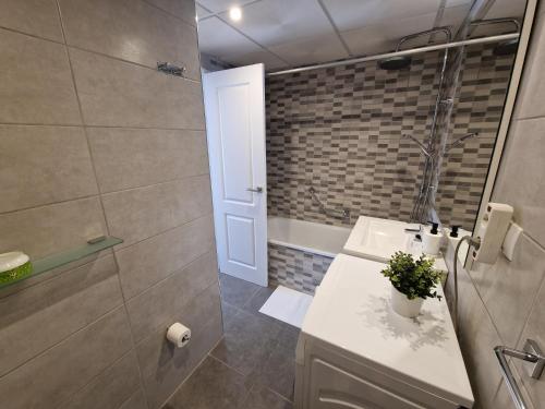 RHEA CALISTA Apartament