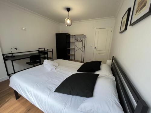 Zdjęcie z galerii obiektu Apartamento de 3 habitaciones a estrenar en Ferrol w mieście Ferrol