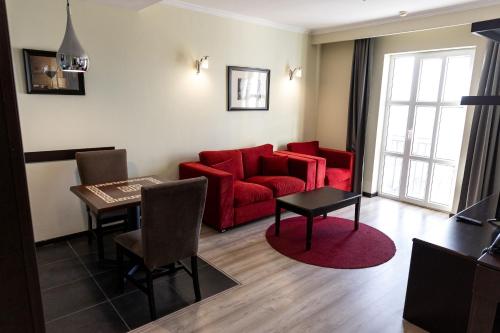 Χώρος καθιστικού στο Chagala Aktau Hotel