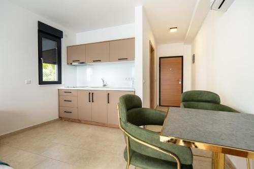 Фотография из галереи Villa Emina sa privatnom Plažom i Parkingom в Неуме