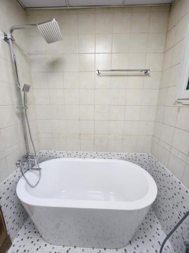 FURNISHED APARTMENT IN SILICON OASIS