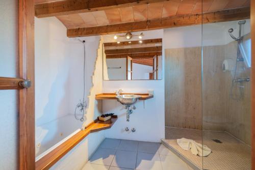 Bilik mandi di Sunset Villa Can Calco
