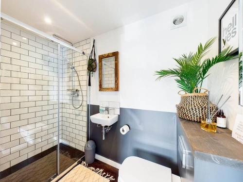 Koupelna v ubytování Prospect Villa -Townhouse, sleeps 6, relaxing roof top terrace