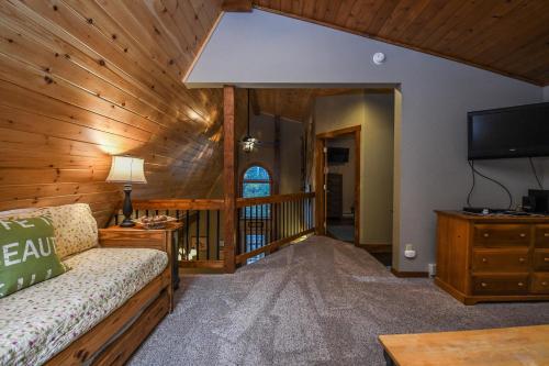 TV a/nebo společenská místnost v ubytování Hideaway