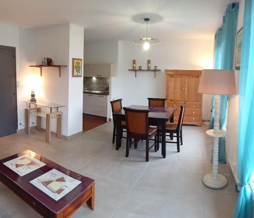 Photo de la galerie de l'établissement Appartement lumineux à deux pas de la plage, à Fouesnant