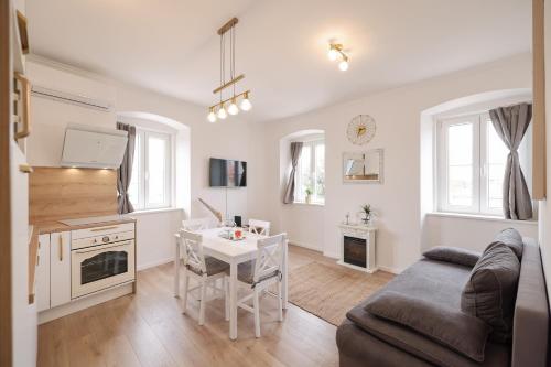 Sea Gate Apartment