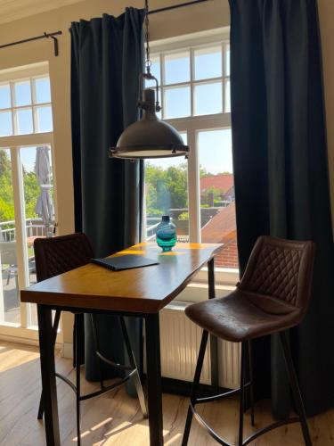 Gambar di galeri bagi Luxus Lindenhof Apartments -Ferienwohnungen in Friesland an der Nordsee am Naturschutzgebiet Urwald di Neuenburg
