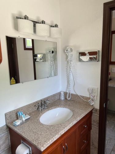 Bilik mandi di All Star Inn & Suites