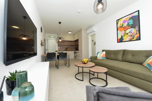 Apartment MI Čiovo with private HOT TUB and garden