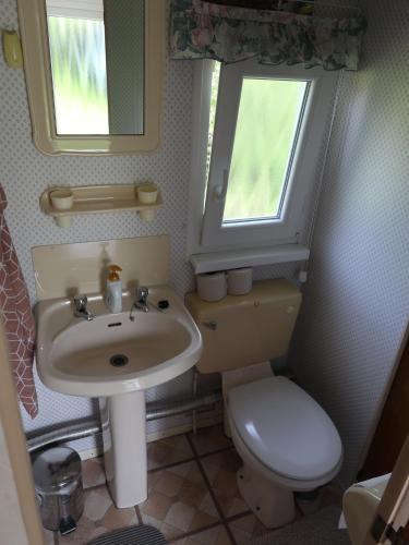Kúpeľňa v ubytovaní Privat AVE-mobilhaus
