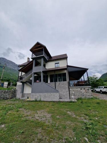 Gallery image of Imperio Hotel & Camping in Bogë