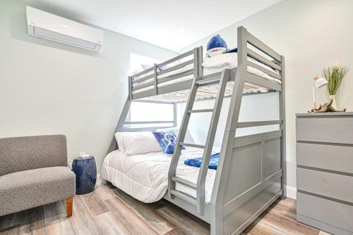 a bunk bed in a room with a bunk bedutenewayewayangering at 318 E Youngs Ave Unit 5 Salty Shore Oasis Spectacular Retreat in Wildwood