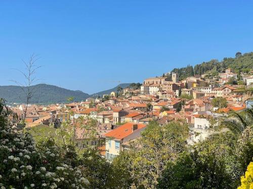 Villa Chateaubriand sur Hyères proche du centre