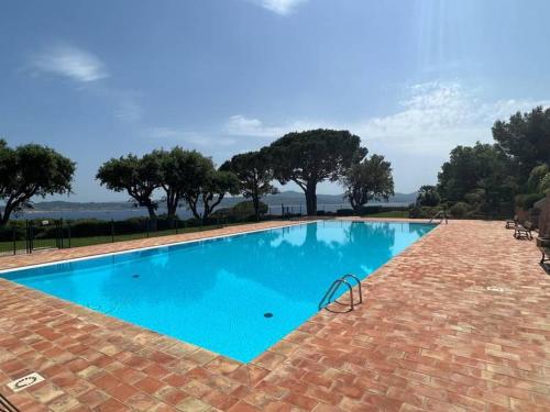 Bazén v ubytování Beau Mas Provençal Golfe de St Tropez nebo v jeho okolí
