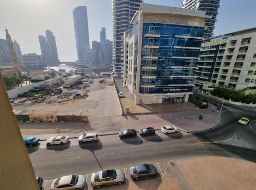 Nespecifikovaný výhled na destinaci Dubaj nebo výhled na město při pohledu z ubytování v soukromí