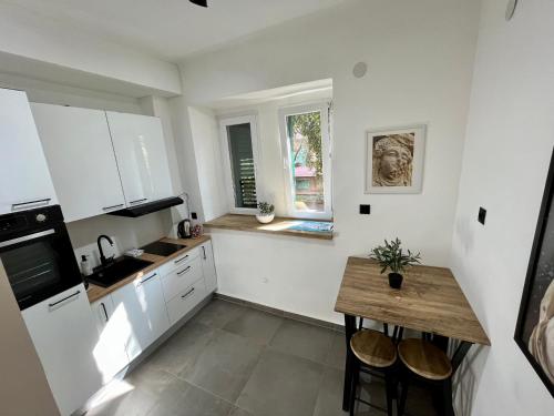 Nhà bếp/bếp nhỏ tại Luxury Heritage Apartment Zara Antica